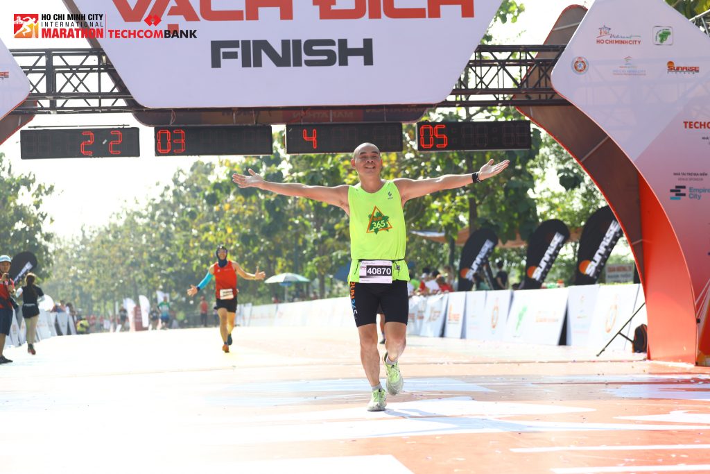 Nguyễn Văn Huy tham gia Marthon 42km tại Techcombank Tp HCM ngày 11/12/2022